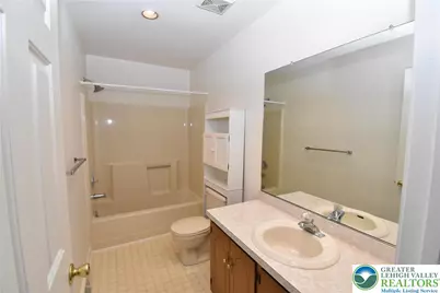 553 Ponds Edge Lane, Allentown City, PA 18104 - Photo 23