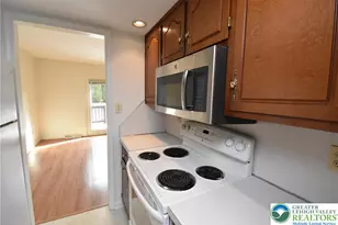 553 Ponds Edge Ln, Allentown, PA 18104 - Photo 7