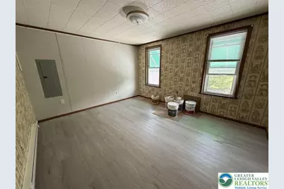 146 E Center #2, Nesquehoning, PA 18240 - Photo 3