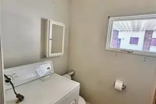 512 Walnut St, Nazareth Boro, PA 18064 - Photo 9