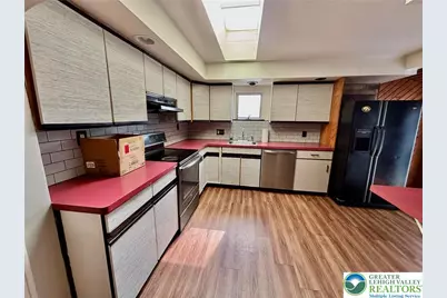 512 Walnut Street, Nazareth Boro, PA 18064 - Photo 3