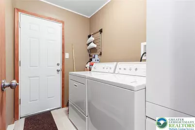 462 Country Place Drive, Tobyhanna, PA 18466 - Photo 17