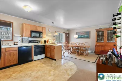 462 Country Place Drive, Tobyhanna, PA 18466 - Photo 9