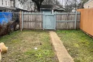 215 N 10th St, Allentown, PA 18102 - Photo 9