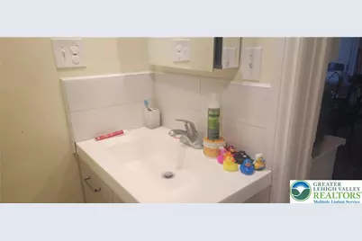 215 N 10th Street, Allentown, PA 18102 - Photo 5