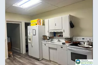 215 N 10th Street, Allentown, PA 18102 - Photo 3