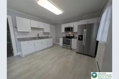 1914 Fairview Avenue, Wilson, PA 18042 - Photo 11