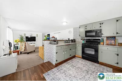 161 Windsor Street, Lehigh Township, PA 18088 - Photo 3