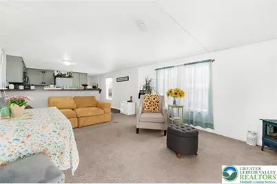 161 Windsor Street, Lehigh Township, PA 18088 - Photo 5