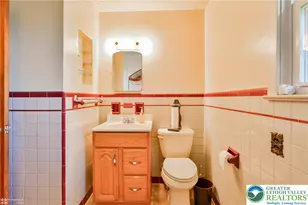 2221 Kings Ave, Easton, PA 18045 - Photo 9