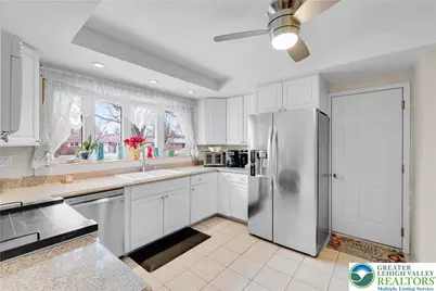 1655 Mark Twain Circle, Hanover Twp, PA 18017 - Photo 5