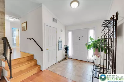 1655 Mark Twain Circle, Hanover Twp, PA 18017 - Photo 3