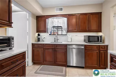 2869 Whitemarsh Place, Lower Macungie Twp, PA 18062 - Photo 3