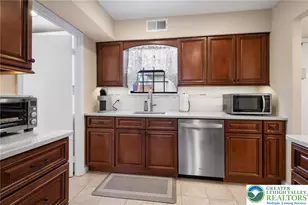 2869 Whitemarsh Pl, Lower Macungie Twp, PA 18062 - Photo 3