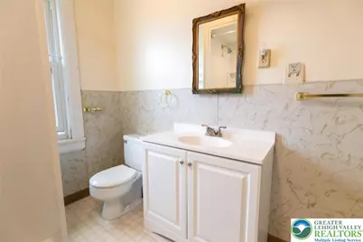 2420 Sycamore Street, Wilson, PA 18042 - Photo 19