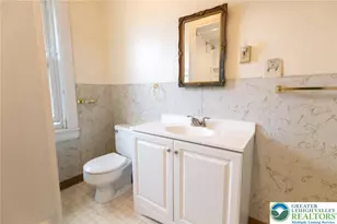 2420 Sycamore St, Wilson, PA 18042 - Photo 19