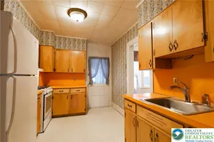 2420 Sycamore St, Wilson, PA 18042 - Photo 11