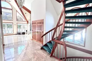 452 Sugar Maple Ct, Hanover Twp, PA 18017 - Photo 5