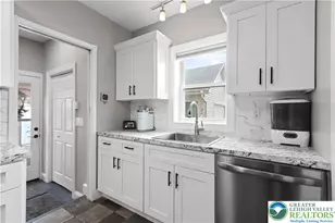 4205 Roosevelt St, Whitehall Township, PA 18052 - Photo 9