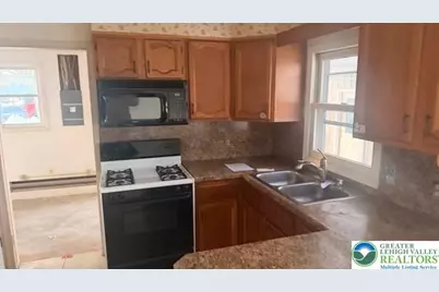 4059 Mauch Chunk, North Whitehall Twp, PA 18037 - Photo 15