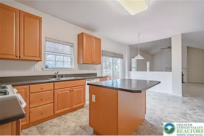 7120 Tuscany Drive, Lower Macungie Township, PA 18062 - Photo 17