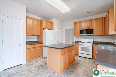 7120 Tuscany Drive, Lower Macungie Township, PA 18062 - Photo 19