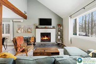 1781 Rolling Hills Dr, Coolbaugh Twp, PA 18466 - Photo 9