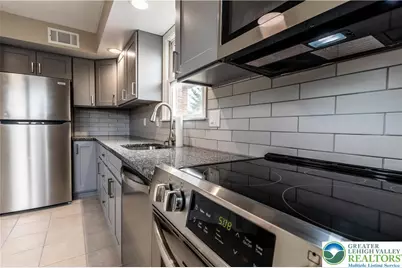 4074 Winfield Terrace, Palmer Twp, PA 18045 - Photo 9