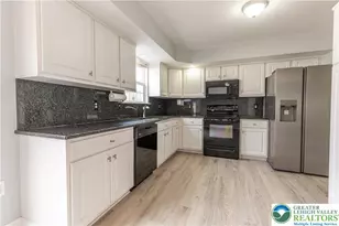 2627 Tamlynn Ct, Palmer Twp, PA 18045 - Photo 13