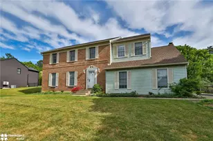 4059 Wedgewood Rd, South Whitehall Township, PA 18104 - Photo 3