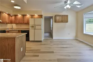 4059 Wedgewood Rd, South Whitehall Township, PA 18104 - Photo 9