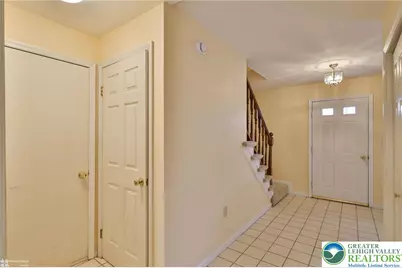 4059 Wedgewood Road, South Whitehall Township, PA 18104 - Photo 7