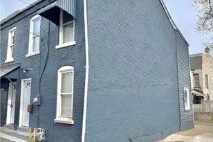 35 Spruce St, Allentown City, PA 18101 - Photo 3