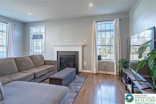 2115 Huntington Ln, Easton, PA 18040 - Photo 3