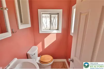 2045 Kenmore Avenue, Bethlehem City, PA 18018 - Photo 21