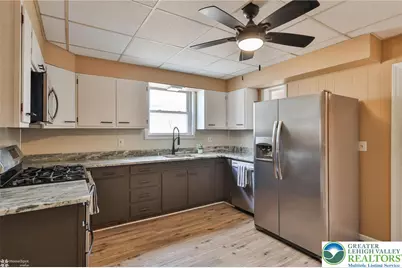 2045 Kenmore Avenue, Bethlehem City, PA 18018 - Photo 15