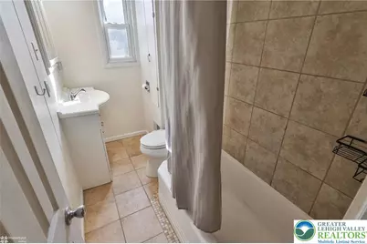 2045 Kenmore Avenue, Bethlehem City, PA 18018 - Photo 27