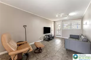 827 College Ln, Allentown City, PA 18103 - Photo 3