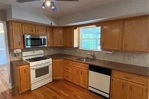 4442 Lenox Dr, Hanover Twp, PA 18017 - Photo 7