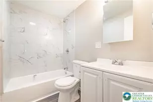 1240 Pembroke Rd, Freemansburg Boro, PA 18017 - Photo 9