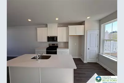 7666 Clayton Avenue, Upper Saucon Township, PA 18036 - Photo 9