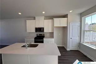 7666 Clayton Ave, Upper Saucon Township, PA 18036 - Photo 9