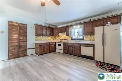 321 S Chestnut Street, Summit Hill, PA 18250 - Photo 9