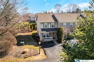 579 Ponds Edge Ln, Upper Macungie Township, PA 18104 - Photo 3