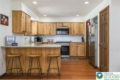 2206 Chatham Court, Middle Smithfield, PA 18324 - Photo 5