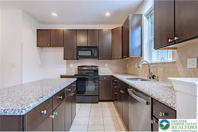 278 Milkweed Drive, Upper Macungie Township, PA 18104 - Photo 9