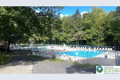 557 Lakeside Drive, Stroud Twp, PA 18301 - Photo 5