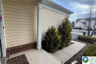 8536 Mayfair Ct, Upper Macungie Township, PA 18031 - Photo 5