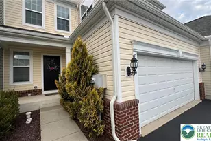 8536 Mayfair Ct, Upper Macungie Township, PA 18031 - Photo 3