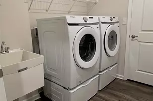 8035 Keystone Dr, Upper Macungie Township, PA 18031 - Photo 15